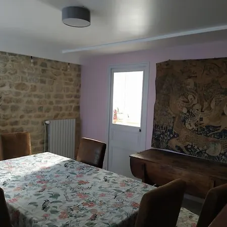 Jolie Maison En Pierres Au Calme Dans Un Village Aux Portes De Bayeux بيت للعطل *