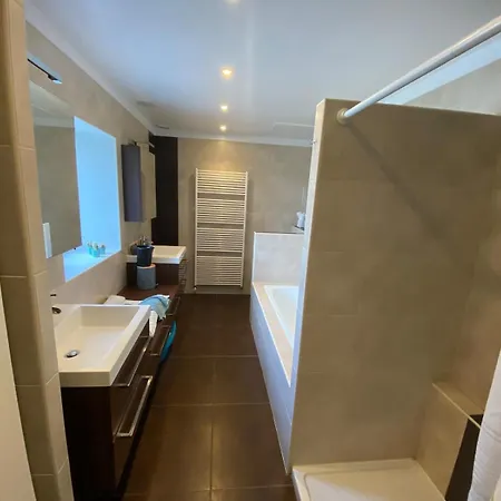 Jolie Maison En Pierres Au Calme Dans Un Village Aux Portes De Bayeux