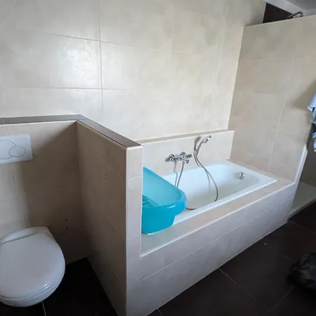 Jolie Maison En Pierres Au Calme Dans Un Village Aux Portes De Bayeux بيت للعطل